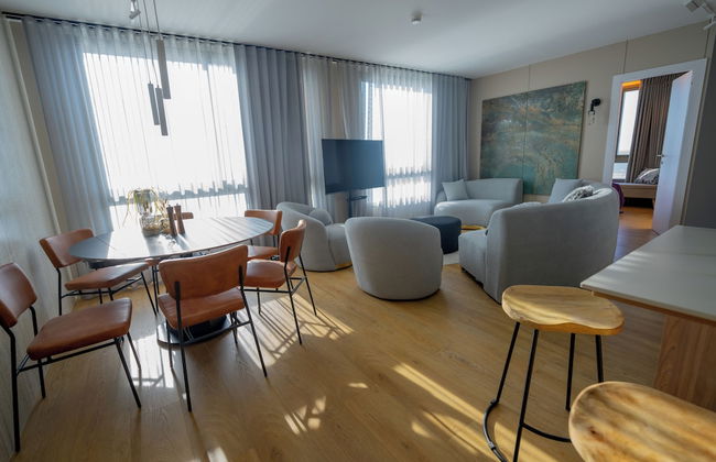 Panoramic Sea View Luxury Suite - Photo 19