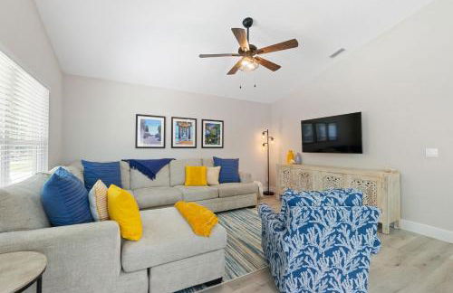 SunRay Cottage - Minutes to Downtown & Beaches - Foto 1