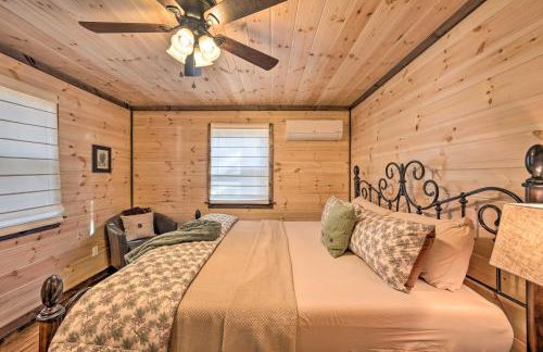 Updated Cabin with Fire Pit 2 Mi to UTV and Hike - Foto 15