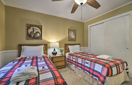 Cozy Poconos Townhome with Fireplace Near Jack Frost - Foto 18