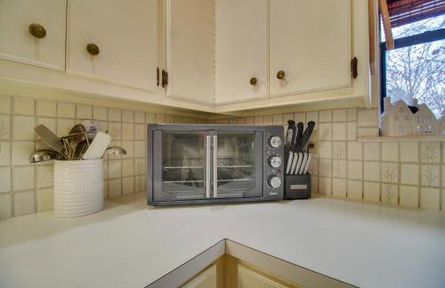 Tahlequah Duplex with Screened-in Porch and Fire Pit! - Foto 13