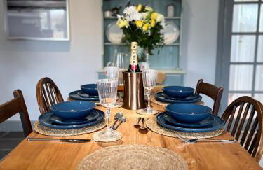 Spacious 4 Bedroom Farmhouse - Photo 10