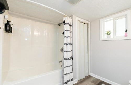 Lakeside Serenity Your Perfect Getaway Gallatin - Photo 37