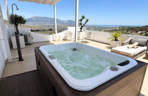 Luxury-Penthouse-La Mairena-Seaview-Jacuzzi-Marbella - Foto 6