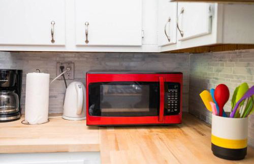 ROKU TVs - Washer & Dryer - QueenBeds - GroupStay - Foto 10