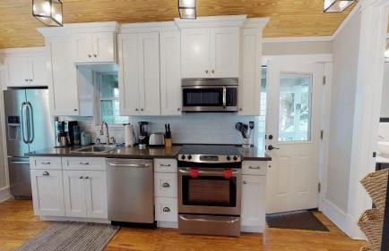 Renovated Romantic Guesthouse Historic Downtown Easy Half Mile Stroll - Beach only 3 Miles! - Foto 4