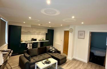 Central 2 Bedroom Apartment with Free Parking Sleeps 8 & Walk to City Centre & Arena - Foto 52