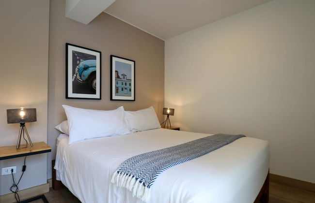 w Elegant 2BR in Barranco - Photo 19