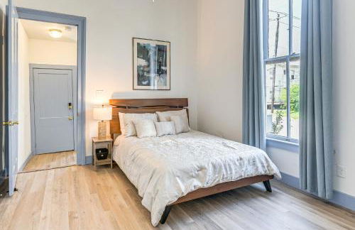 Walk to The Strand Historic Family Base with Yard! - Foto 18