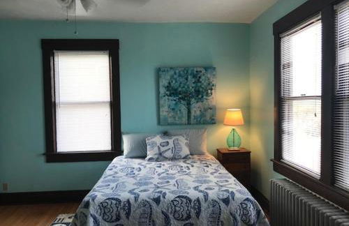 Old Time Beach Front Cottage - The Beach is your Backyard! Pet Friendly cottage - Photo 8