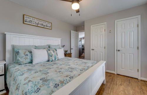 Fish and Boat Home with Spacious Yard in Seadrift - Foto 12