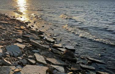 Lakefront Escape Fire Pit, Pets & Scenic Views - Photo 10