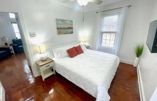 Coastal Cape Cod w/ King Bed, Game Room, & Bikes! - Foto 3