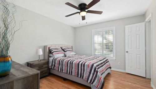 Pool & hot SPA & 5 bedroom 3 full bath - Photo 2