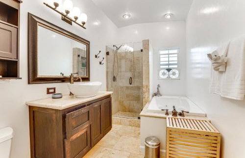 Peaceful Vista House with Gas Grill 1 Mi to Dtwn! - Foto 14