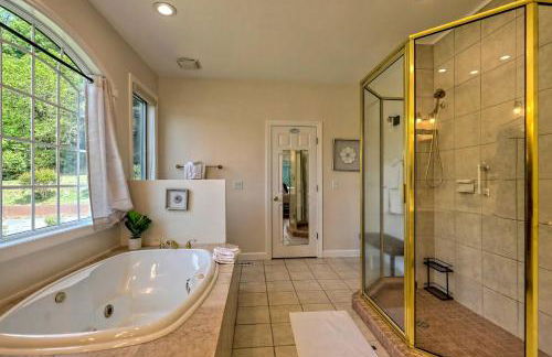 Chic Sky Valley Resort Home on Golf Course! - Foto 18