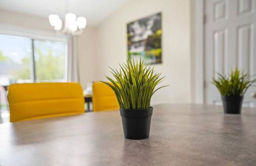 Remodeled, Charming Retreat on the City's Doorstep - Foto 27