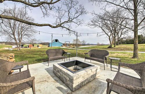 Farm-Style Ste Genevieve Retreat with Fire Pit! - Foto 3