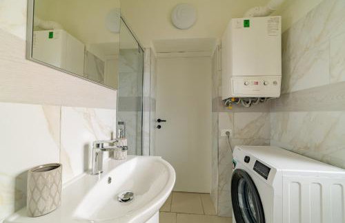 Casa Galya with private patio by GardaDoma - Foto 10