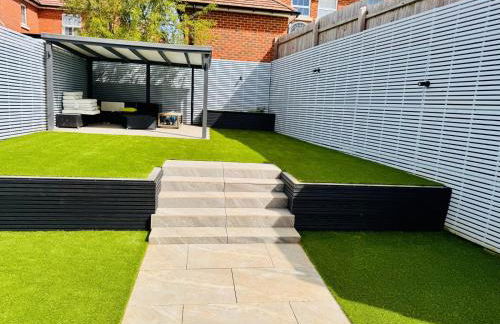 The Grand 4-Bed Ebbsfleet Home - Big Garden & Parking Space, Near Bluewater - Foto 18