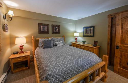 5th Floor 2BD 2BA Condo with Magnificent Views - Foto 16