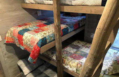 Luxury Tree House Rental in Lindale Ideal for Glamping in Texas - Foto 22