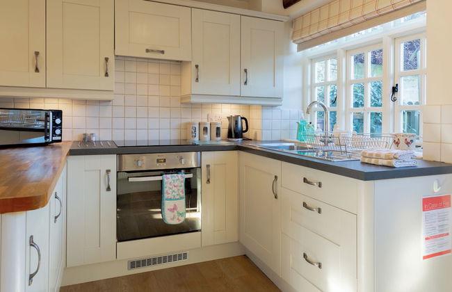 Jasmine Cottage-2BD in Heart of Bourton - Photo 20
