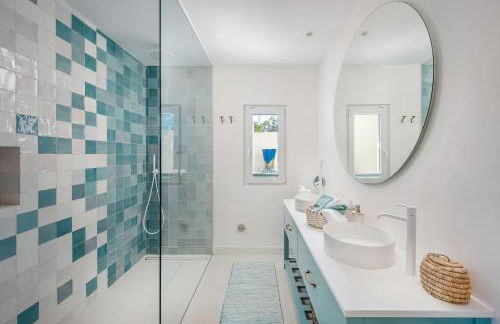 Charming Villa with Pool & Scenic Garden - Foto 34