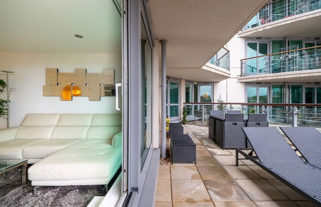 Central 2BD Flat w/ River View Balcony - Vauxhall! - Photo 24