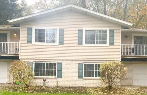 The House Hotels - 4 Beds, huge yard, secluded, and central! - Foto 1