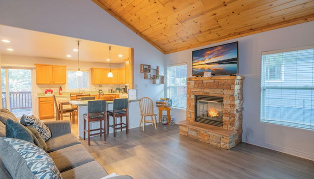 Brown Bear Lodge - Cozy mountain home situated within the quiet and ideal Sugarloaf neighborhood - Foto 2, Profilbild