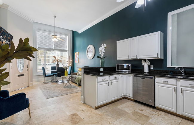 Modern 3BR Condo With Pool - Foto 13