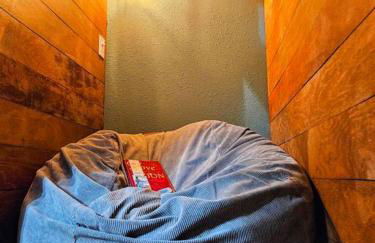 Private Cabin- Breakfast - Double Tub - 75in TV - SUP - Washer Dryer - BBQ - Photo 18