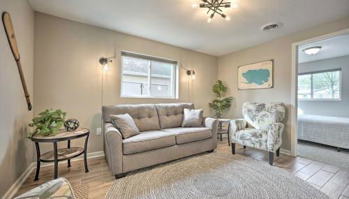 Waterfront Syracuse Home with Patio and Fire Pit! - Foto 4