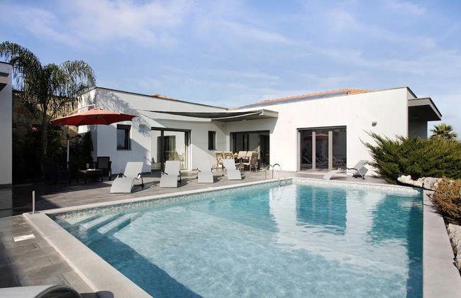 Spacious Villa in Salir de Mato With Private Pool, Terrace - Foto 1