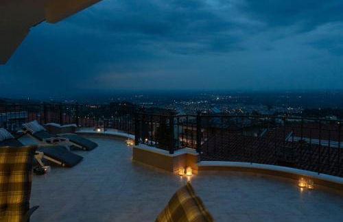 Amazing view with huge balcony - Photo 30