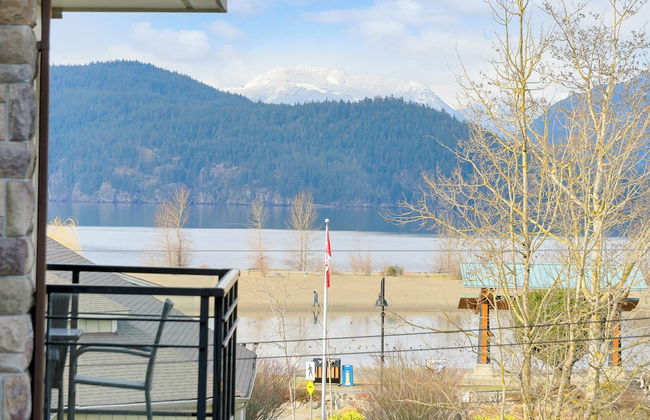 Breathtaking Bliss 2BR Penthouse - Photo 34