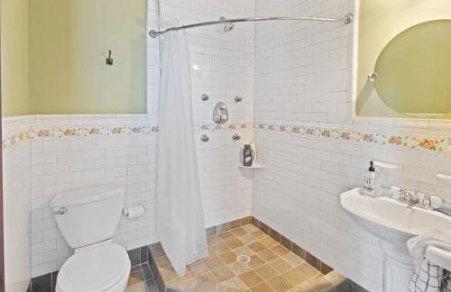 Grand Historic 8BR 6 5BA Mansion Waterfront Decks - Foto 20