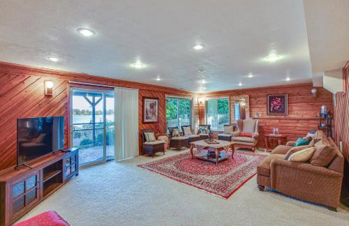 Lakefront Home with Fire Pit, Dock in Kent! - Foto 4