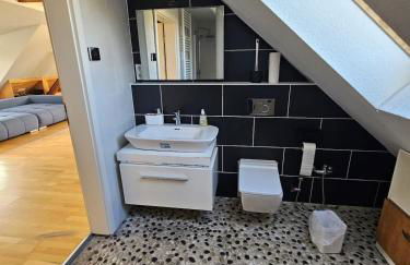 Stylish top floor apartment with garden view - Foto 5