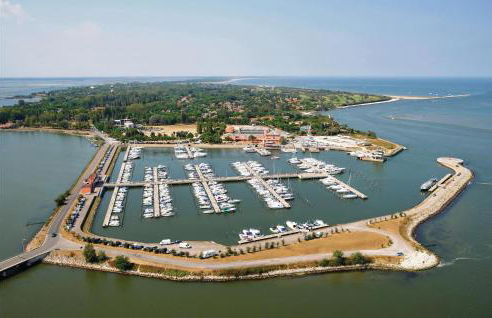 3 Bedroom Gorgeous Home In Albarella Ro - Foto 48