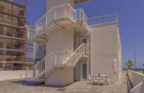 Fronte Mare con Parcheggio by Host Hero - Foto 8