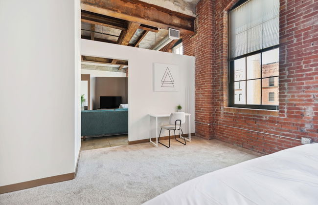 Historic Loft Retreat With Pool - Foto 45
