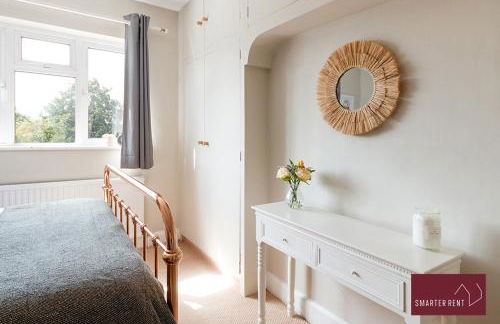 Maidenhead - 4 Bedroom House With Driveway & Garden - Foto 18