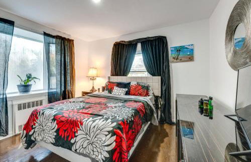 8 Mi to Jones Beach State Park! Cozy Home with Porch - Foto 18