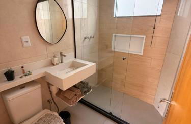 Exclusivo flat 2 quartos à beira-mar com vista panorâmica - Foto 8