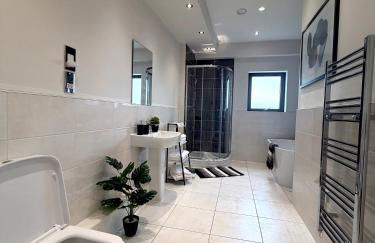 Luxe Duplex Penthouse Stay in Leeds Centre - Free Parking - Foto 20