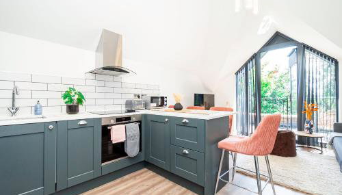 Superb Top Floor 1-Bedroom Flat With Charming Two Balconies - Foto 4