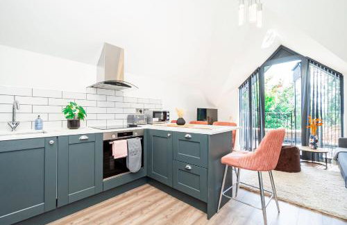 Superb Top Floor 1-Bedroom Flat With Charming Two Balconies - Foto 12