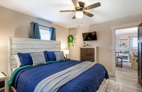 Blue Valley Inn - Hot Tub & Spacious Play Area! - Foto 35